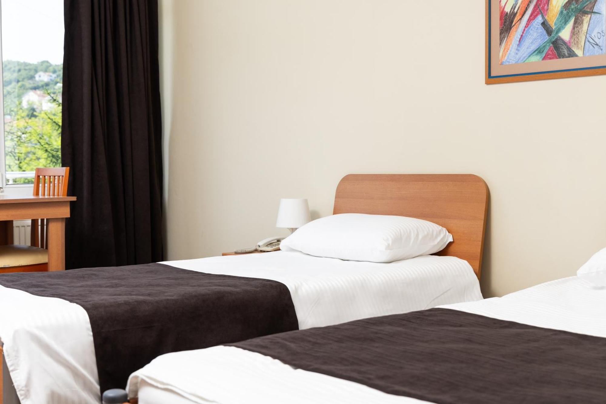 Hotel Luxor 普里什蒂纳 外观 照片